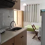 Seretirooms Néa Ankhíalos