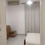Seretirooms Penzion Néa Ankhíalos