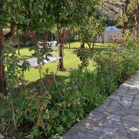 Seretirooms Penzion Néa Ankhíalos