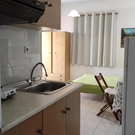 Seretirooms Néa Ankhíalos