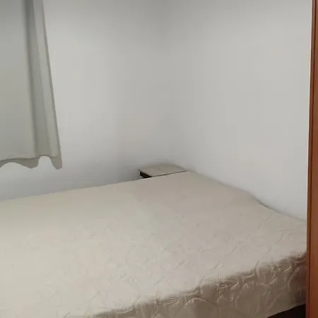 Seretirooms Pensionat Néa Ankhíalos
