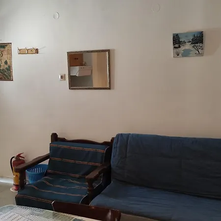 Seretirooms Néa Ankhíalos